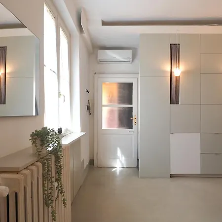 Apartment Primopiano Tadino Milan